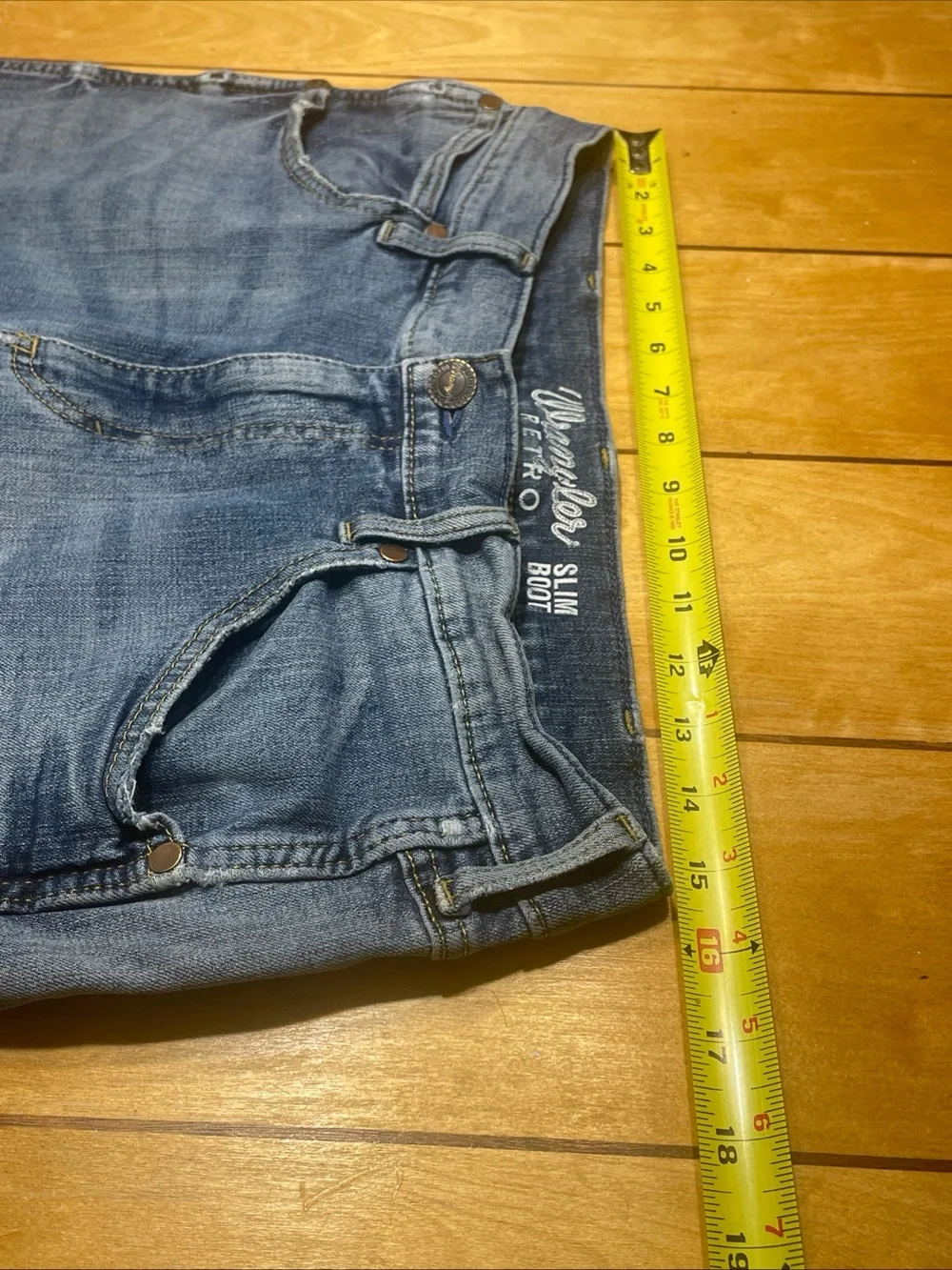 Wrangler Retro Slim Boot Jeans Size 32x34 Medium Wash Denim Rodeo Cowboy Western